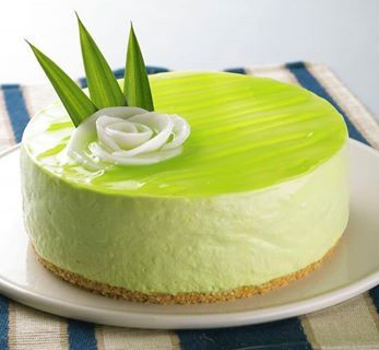 Coconut Pandan Mousse Buko Pandan, Pandan Cake, Asian Dish, Asian Sweets, Laos Food, Buffet Ideas, Filipino Desserts, Food Ingredients, Coconut Cake