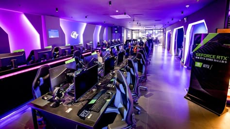 Game Net Club Design, Net Room, Game Room Idea, Gaming Cafe, Game Net, Interior Showroom, Studio Lounge, Games Room Inspiration, Game Station