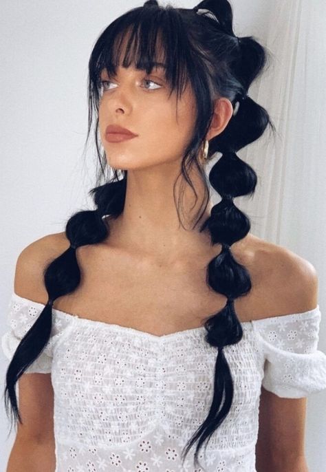 Bubble braids are one of the most fun hair trends we’ve seen recently. Bubble braids are similar to normal braids with a twist, they consist of bunches of hair made into sections of puffs or “bubbles”. Some are complex, and some are actually super easy to achieve. They can be worn in pigtails, ponytails, and […] #hair #haircut #hairstyle Fun Hair Trends, Normal Braids, Bubble Braid Hairstyles, Beyonce Hairstyles, Bubble Braid, Fun Hairstyles, Bubble Ponytail, Bubble Braids, Fairy Hair