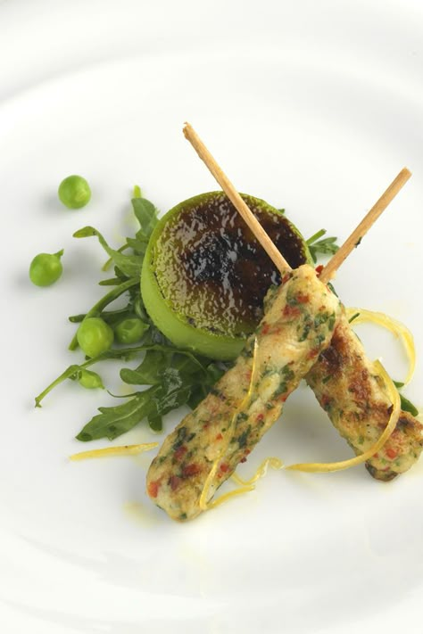 This fantastic prawn kebab recipe also features a beautiful fresh pea brûlée. The brûlée is delightful with the prawn kebabs, and gives a great taste of summer Prawn Kebab, Kebab Recipe, Great British Chefs, Prawn Recipes, Bistro Food, Kebab Recipes, Scallop Recipes, Starters Recipes, Kebabs