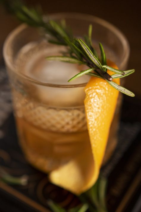 Rosemary Old Fashioned, Best Whiskey Cocktails, Smoked Vegetables, Rhubarb Bars, Culinary Torch, Old Fashioned Drink, Aromatic Bitters, Good Whiskey, Orange Twist