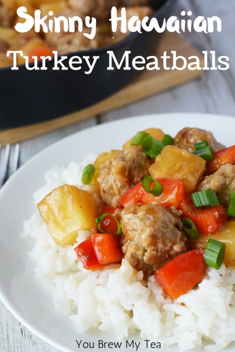 Skinny Hawaiian Turkey Meatballs are a great Weight Watchers FreeStyle Recipe that are easy to make and kid-friendly! Only 3 SmartPoints per serving and a great freezer meal idea that kids will love! Vegetarian Taco Salad, Hawaiian Meatballs, Turkey Meatballs Recipe, Taco Salad Recipes, How To Cook Meatballs, Rice Side, Homemade Lasagna, My Tea, Meatballs Recipe