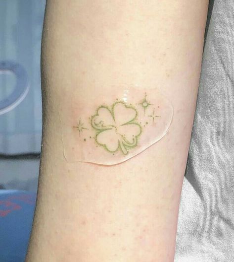 Unique Pretty Tattoos Beautiful, Tattoo After Care, Leaf Clover Tattoo, Charm Tattoo, Four Leaf Clover Tattoo, Luck Tattoo, Clover Tattoo, Green Tattoos, Shop Tattoo