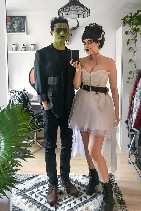 The best Halloween costumes for couples that will totally steal the show! Best Halloween Costumes For Couples, Cute Couple Halloween, Skill Learning, Costumes For Couples, Unique Couple Halloween Costumes, Horror Halloween Costumes, Creepy Costumes, Couples Halloween Outfits, Best Halloween Costumes