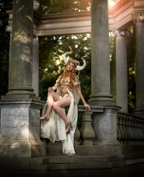 Artemis by kita.makeupartist, picture by @byMarije_ Artemis Goddess Costume, Artemis Cosplay, Artemis Costume, Artemis Goddess, Goddess Costume, Costume Cosplay