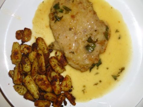 [gallery ids=”15030,15031,15032,15033,15034,15035″ type=”rectangular”] Veal escalope’s are such a great quick tasty dinner. If you eat italian food you probably have h… Veal Escalope, Sautéed Potatoes, Quick Delicious Dinner, Sauteed Potatoes, Basil Sauce, Tasty Dinner, Italian Kitchen, Stove Oven, Potatoes Recipe