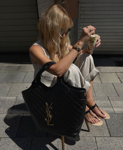 Ysl Icare Maxi Tote Outfit, Saint Laurent Bag Outfit, Ysl Bag Outfit, Armani Bag, Dream Bags, Tote Outfit, Bag Outfit, Expensive Taste, Bag Aesthetic