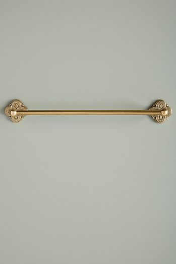 Antique Brass Towel Bar, Bathroom Robe Hook Ideas, Gold Towel Bar, Bathroom Towel Rod, Small Bathroom Towel, Bathroom Robe Hooks, Fancy Towels, Brass Towel Bar, Hand Towel Bar