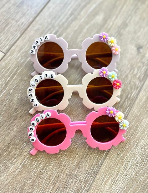 Origami Paper Craft, Sunglasses Colorful, Aesthetic Items, Girls Sunglasses, Sunshine City, Beaded Sunglasses, Groovy Birthday, Kids Party Favors, Flower Sunglasses