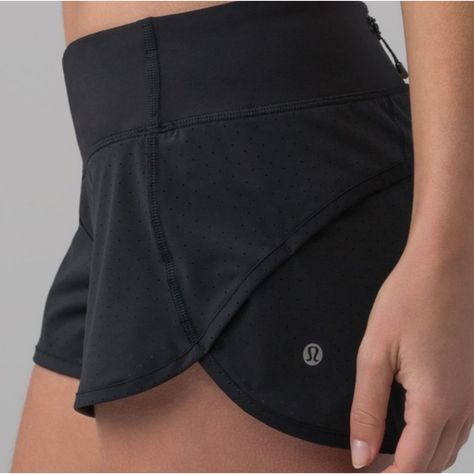 Lululemon Speed Shorts 3" Perforated Black Size 8 Approximately 32" Waist, 11" Rise, 3" Inseam Brand New With Tags, No Flaws Lulu Shorts Outfit, Cute Lululemon Outfits Summer, Lululemon Shorts Outfit, Cute Lululemon Outfits, Black Lululemon Shorts, Lulu Lemon Shorts, Lululemon Collection, Bodycon Dress Homecoming, Lulu Shorts