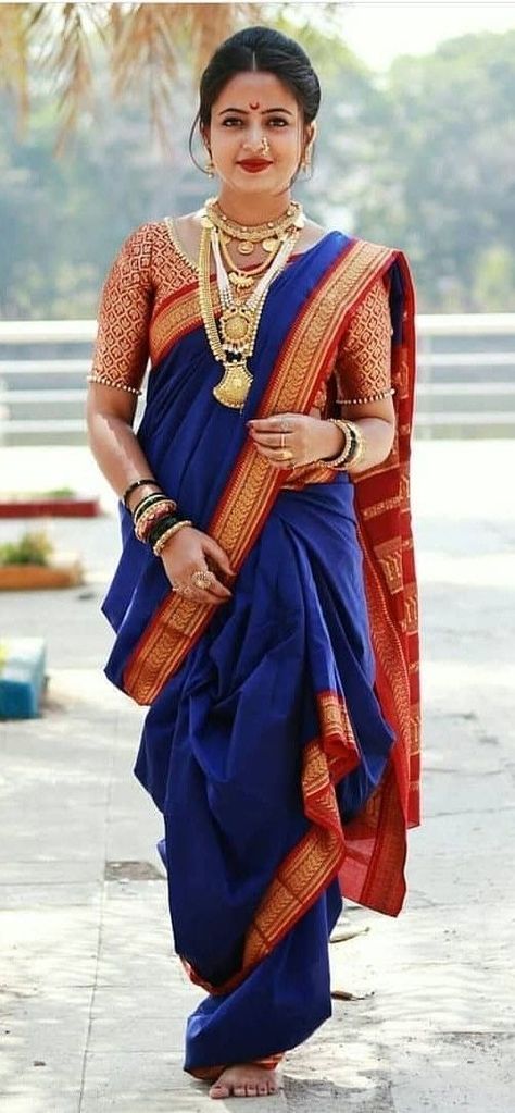 Maharashtra Wedding Look, Maharashtrian Saree Traditional, Kashta Saree Look, Navwari Saree, Maharashtrian Saree Look, Traditional Maharashtrian Look, Maharashtra Food, Maharashtrian Look, Marathi Mulgi