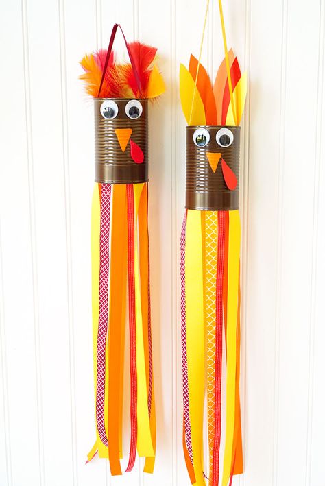 Thanksgiving Crafts Decorations, Fun Thanksgiving Crafts, Thanksgiving Turkey Craft, Preschool Crafts Fall, Easy Thanksgiving Crafts, November Crafts, Kids Thanksgiving, Turkey Crafts, Thanksgiving Decorations Diy