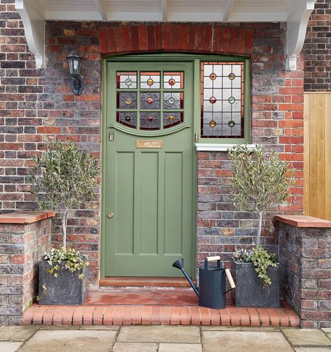 Front Door Color - What It Says About Your Personality Brick House Front Door Colors, Green Front Door, Exterior Door Colors, Cottage Front Doors, Traditional Front Doors, Best Front Doors, Green Front Doors, Front Door Paint Colors, Door Paint Colors