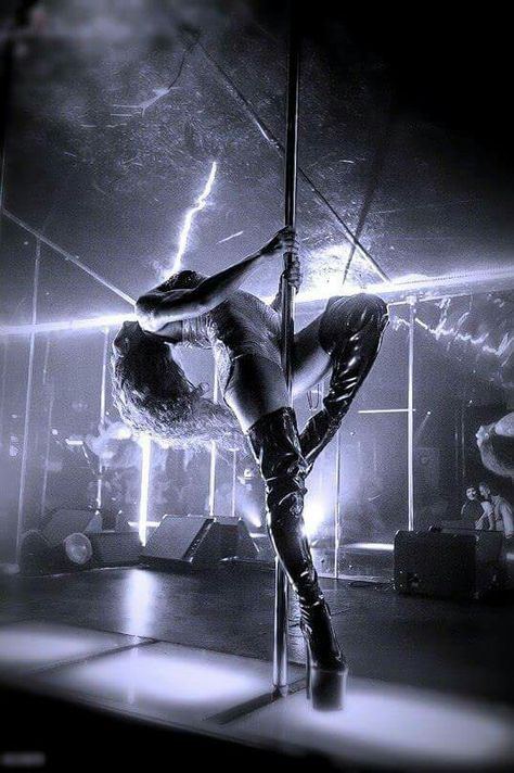 <3 Goth Pole Dancer, Pole Poses Photo Shoots, Pole Fitness Moves, Gothic Sandals, Pole Dance Shoes, Pole Art, Pole Dancing Fitness, Pole Dance Moves, Exotic Dance