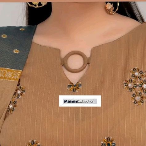 Casual Neck Design, Latest Neck Designs For Suits, Simple Dress Casual, Churidar Neck Designs, Gala Design, Simple Hand Embroidery Patterns, Simple Kurta Designs, Neck Designs For Suits, Trendy Shirt Designs