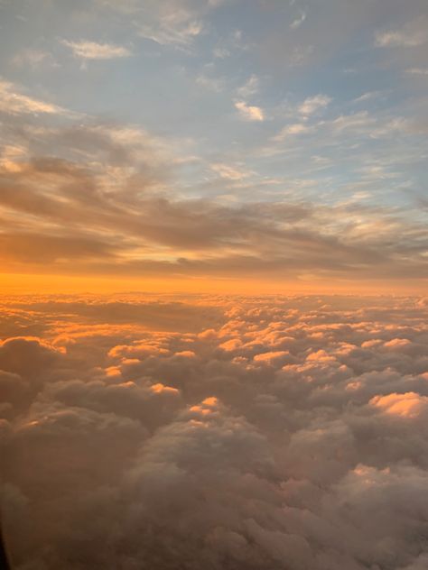 Pretty Like The Clouds, Light Clouds, Pretty Clouds Aesthetic, Cloud Pictures, Aesthetic Pictures Clouds, Pretty Clouds, Beautiful Clouds, Aesthetic Clouds, Sunrise Clouds