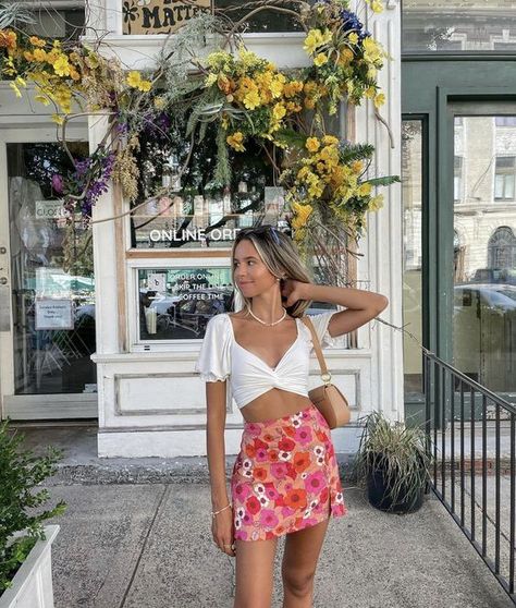 31 Outstanding Summer Outfits You Wish You Wore - CLOSSFASHION Hslot Outfit Ideas, Nyc Outfits, Looks Pinterest, College Fits, Europe Outfits, Outfit Inspo Summer, Italy Outfits, Inspo Pics, Summer Inspo