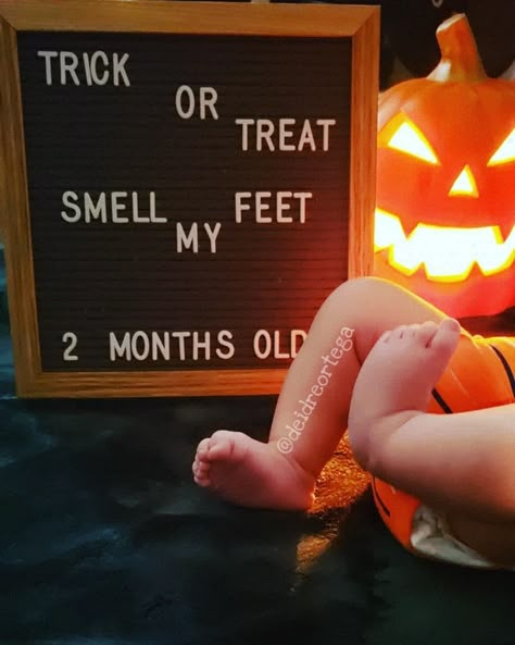 Baby letter board picture First Halloween Picture Ideas, First Halloween Letter Board, Halloween Infant Pictures, Babys First Halloween Pictures, 2 Month Old Halloween Pictures, Halloween Monthly Milestone, 3 Month Old Halloween Pictures, One Month Old Baby Pictures September, Halloween Picture Ideas For Babies