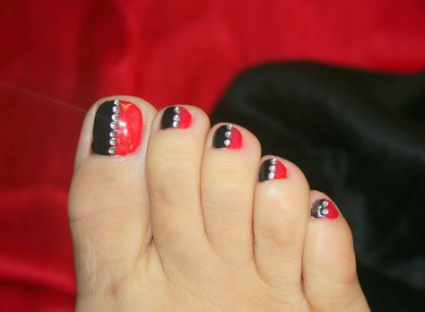 Black And Red Toenails, Red And Black Toe Nails, Black Toe Nails, Easy Toe Nail Designs, Paw Nails, Red Toenails, Red And White Nails, Toenail Designs, My Moon And Stars