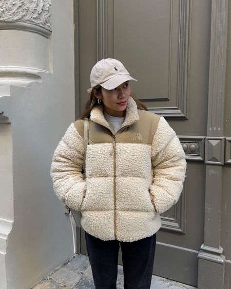 Peggy Chung on Instagram: “Teddy bear jacket season 🐻🐻🐻 The cutest jacket I got for myself this season!! #liketkit @shop.ltk http://liketk.it/3qoX3” Doudoune The North Face, Cold Weather Outfits, Cute Jackets, Winter Fits, Mode Inspo, Fashion Seasons, Outfit Inspo Fall, Mode Inspiration, Winter Fashion Outfits