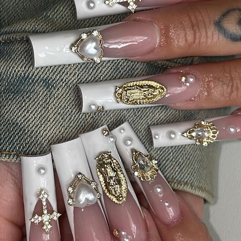 ⭐️ . #goldnails #longnails #almondnails #whitenails #nudenails #nails #nailstyle #squarenails #pinkfrenchnails #nailinspo #hellokittynails #valentinobeautypure #lanails #nailtech #nailart #whitenails #ombrenails #airbrushnails #glitternails #pinknails #chromenails Angel Acrylic Nails, Angel Nails Acrylic, Virgencita Nails, Which Nails, Pink French Nails, Money Nails, Angel Nails, Eye Makeup Styles, Airbrush Nails