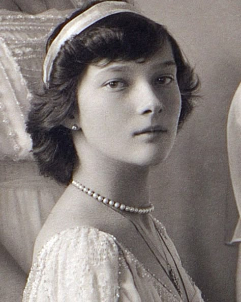 close up detail of Grand Duchess Tatiana Nikolaevna of Russia, a “modern” beauty. “TATIANA had exotic, dark features with widely spaced... Grand Duchess Tatiana, Grand Duchess Tatiana Nikolaevna Of Russia, Anastasia Nikolaevna, Tatiana Romanov, Tatiana Nikolaevna, Romanov Sisters, Grand Duchess Olga, Alexandra Feodorovna, House Of Romanov