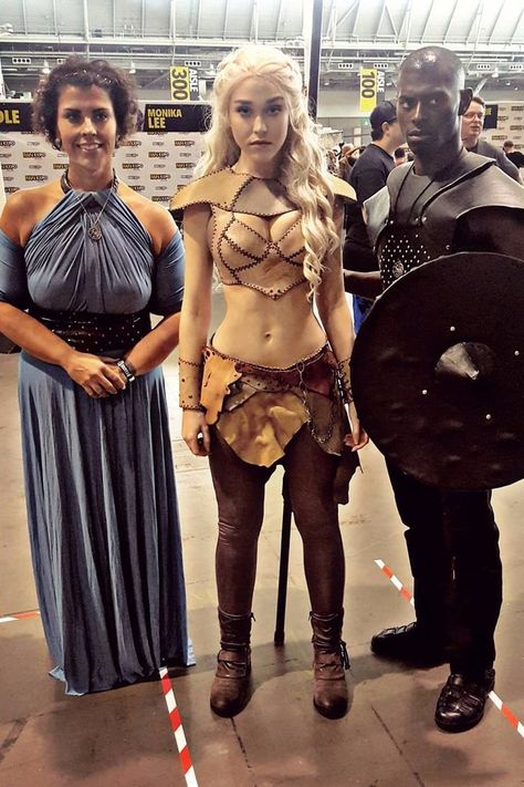 Sexy Daenerys Targaryen Costumes Easy Girl Halloween Costumes, Khaleesi Costume, Halloween Costumes Easy, Daenerys Targaryen Costume, Decades Costumes, College Halloween Costumes, Girl Halloween Costumes, Easy Girl, Game Of Thrones Costumes