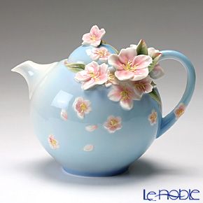 Franz Collection "The Cherry Blossom - Sakura" flower design sculptured porcelain teapot FZ01517E Franz Collection, Teapot Cake, Chocolate Tea, Teapots And Cups, Porcelain Teapot, Chocolate Pots, Tea Service, China Tea, Tea Kettle