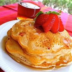 Strawberry Vanilla Pancakes Multicultural Recipes, Vanilla Pancakes, Healthy Pancake, Light And Fluffy Pancakes, Strawberry Pancakes, Healthy Pancake Recipes, Pumpkin Pancakes, Pancakes Healthy, Fluffy Pancakes