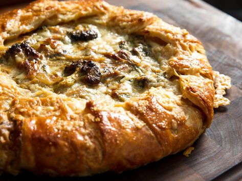 Pissaladiere Recipe, Cheese Galette, Quiche Vegan, Savoury Tarts, Mornay Sauce, Vegetable Tart, Galette Recipe, Pastry Recipe, Cauliflower Cheese