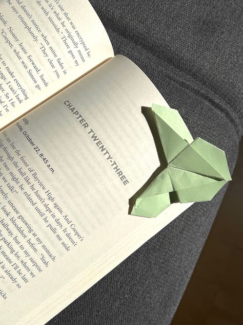 Book named ,,one of us is lying” with a butterfly bookmark #books #reading #aesthetic #aestheticbooks #vintage #fall #summer #butterfly #bookmark Bookmark Aesthetic, One Of Us Is Lying, Butterfly Bookmark, Reading Aesthetic, Book Names, Vintage Fall, Books Reading, A Butterfly, Book Aesthetic