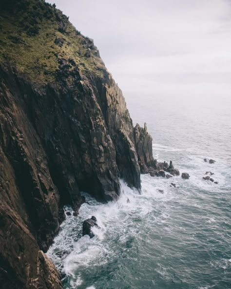 The rocky cliff-sides of the Oregon Coast Rocky Cliff, Ocean Cliff, Sea Cave, Ap Studio Art, Deep Sea Creatures, Fantasy Art Landscapes, Landscape Pictures, Oregon Coast, Beautiful Space