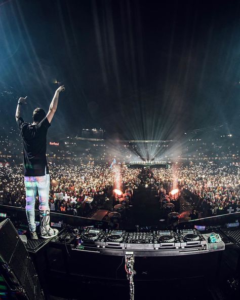 Martin garrix live Untold Festival wallpaper Untold Festival, Festival Wallpaper, Electronic Music Festival, Dj Snake, Martin Garrix, Edm Festival, Electronic Music, Music Festival, Ibiza