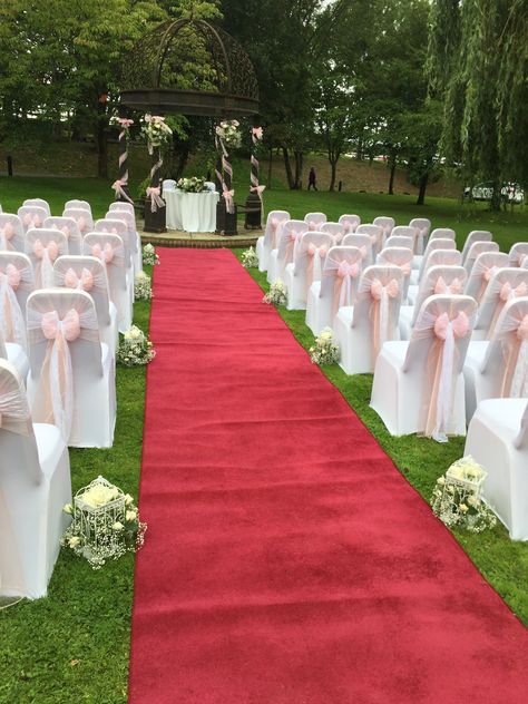 Red Carpet Wedding Aisle, Wedding Red Carpet Entrance, Red Carpet Wedding Theme, Red Carpet Wedding Reception, Red Wedding Aisle, Red Aisle Runner Wedding, Outdoor Wedding Entrance, Red Carpet Decorations, Wedding Red Carpet