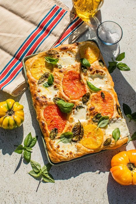 This delightfully chewy Caprese Focaccia is a delicious flatbread perfect for an appetizer, snack, or side dish! The no-knead bread dough is so easy to make and the caprese toppings bring extra flavor and texture to this treat. Enjoy creamy mozzarella, juicy tomatoes, and aromatic basil leaves studded across this olive oil-rich golden bread! Chipotle Chicken Avocado Melt, Chicken Avocado Melt, Avocado Melt, Jalapeno Cheddar Cornbread, Lemon Meringue Cheesecake, Bread Toppings, Focaccia Bread Recipe, Melt Recipe, Chipotle Mayo