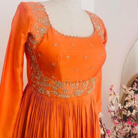 Dm@96404 90158 Designer maggam work customised dress Fabric: Georget/chinnon Dispatch: 6days Price : 5200+ship Colours and sizes can be customised accordingly Maggam Work Anarkali Dress, Maggam Work Dresses, Dresses With Dupatta, Simple Kurta, Anarkali Dresses, Maggam Work Designs, Long Gown Design, Saree Embroidery, Maggam Works