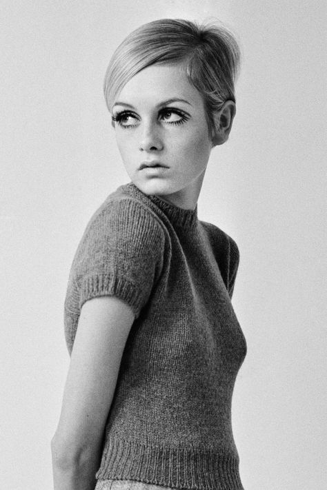 Twiggy Photoshoot, Twiggy Haircut, Twiggy 70s, Twiggy 1960s, Twiggy Hair, Twiggy Model, 60s Twiggy, Twiggy Makeup, Vogue Illustrations