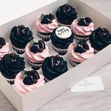 Cake Decorating Party, Ideas Cupcakes, Fancy Cupcakes, Party Cooking, Cupcake Cake Designs, Creative Cupcakes, Cake Cupcakes, Baking Cupcakes, Black And Pink