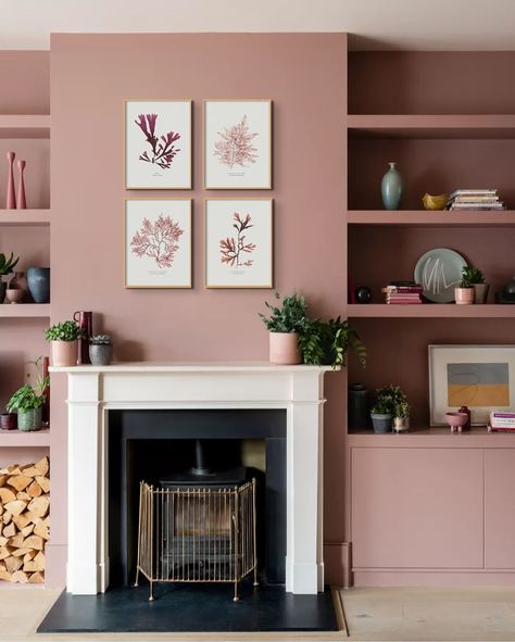 Pink living room with wall art Pink Living Room Walls, Sulking Room Pink, Paint Trends, Pink Living Room, Living Room Trends, Interior Stylist, Living Room Ideas, Making Room, Small Living Room