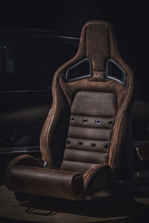 RECARO Sportster CS seats are a perfect choice for every build with a racing feeling. They look even better with custom upholstery. Basket weave leather, Anthracite Alcantara, Houndstooth fabric or green leather - so many possibilities to make it look perfect in your car!
Just send us direct message, if you want us to make a set for you 💬
⁣#carboneliveries #flatsix #porsche #racingseats #sportseats #carupholstery #seatupholstery #recaro #porscheinterior #porsche911 #myrecaroauto Sp2 Vw, 240z Datsun, Car Interior Upholstery, Jimny Suzuki, Vw Mk1, Automotive Upholstery, Inside Car, Drukarka 3d, Custom Car Interior