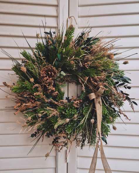 Christmas Collection is LIVE! We have GIFT SETS and FRONT DOOR WREATHS ✨️ And so much more to come! #christmascollection #christmaswreath #doorwreath #frontdoordecor #christmasdecor #newstockalert #productlaunch #driedflowersuk #driedflowers #driedflowerwreath #homedecor #ecofriendlyhome Foraged Wreath, Bracken Fern, Pine And Eucalyptus, Fern Wreath, Kentia Palm, Evergreen Christmas, Preserved Eucalyptus, Wildflower Paintings, Birch Branches