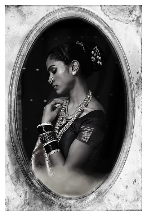 Indian Portraits Photography, Brown Recluse, Vintage Photoshoot, Portrait Photography Women, Offbeat Bride, Indian Photoshoot, Saree Photoshoot, Vintage Bollywood, Indian Photography