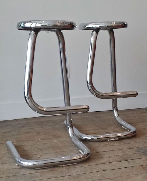 70s Bar Stools, Chrome Objects, Bar Stools Design, Silver Bar Stools, Chrome Furniture, Chrome Decor, Chic Apartment Decor, Interior Objects, Chrome Interior