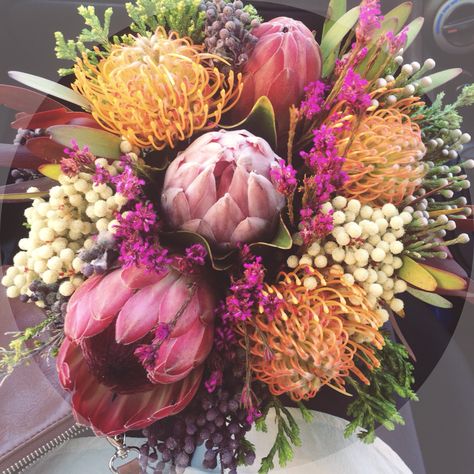 Native South African flower bouquet! South African Flower Bouquet, South African Flowers, Rustic Flower Arrangements, Flower Boquet, Valentine Bouquet, Money Flowers, Money Bouquet, Birthday Bouquet, Winter Wedding Flowers