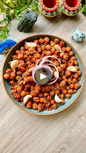 Quick Indian Snacks, Fried Chickpeas, Chickpea Snacks, Winter Snack, Spicy Snacks Recipes, Fish Fry, Spicy Snacks, Indian Street Food, Evening Snacks