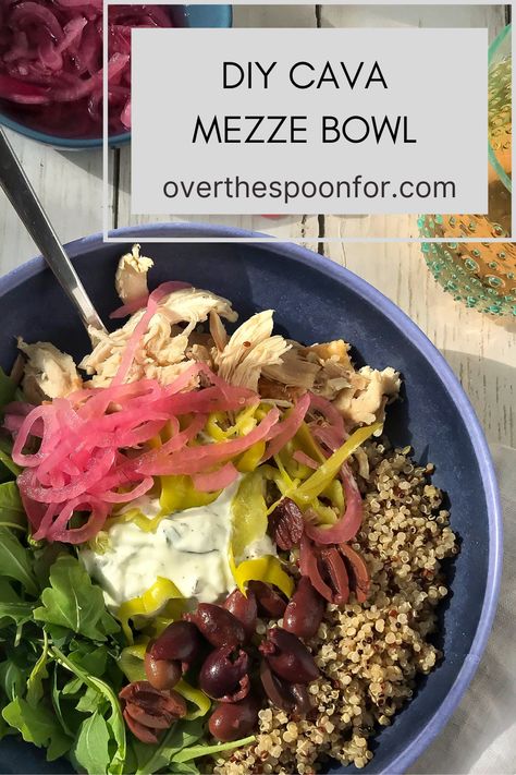 Greek Quinoa Bowl, Greek Bowl, Quinoa Bowls Healthy, Mediterranean Chicken Bowl, Greek Quinoa, Healthy Bowls Recipes, Power Bowl, Quinoa Bowl, Healthy Bowls