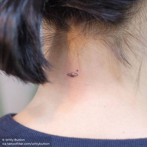 Clever skin mole Saturn tattoo on the back of the neck. Mole Tattoo, Astronomy Tattoo, Saturn Tattoo, Skin Moles, Disney Tattoo, Dainty Tattoos, Little Tattoos, Simplistic Tattoos, Tattoo Designs For Women