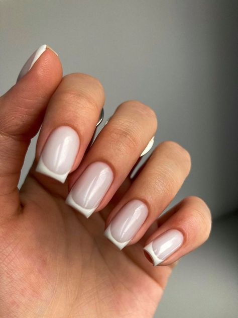 Natural Nails French Tip, Natural Nails French, French Tip Designs, Old Money Nails, Money Nails, Natural Nails Manicure, Bright Nail Art, Nails French Tip, Pink Gel Nails