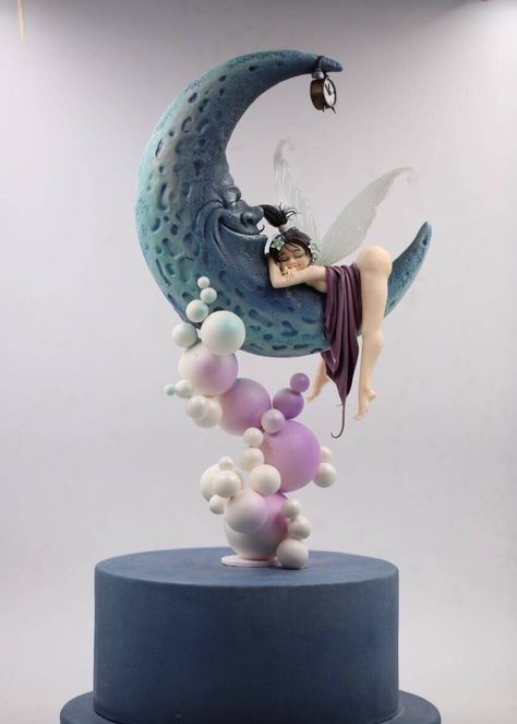 Figure Cake Designs, Crazy Cakes Design, Impressive Cakes, Sculpture Cake, Anti Gravity Cake, Cake Structure, Gravity Defying Cake, Gravity Cake, Girly Cakes