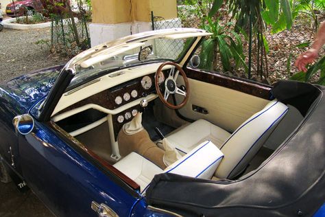 Denzil's 1972 Triumph Spitfire "Goa" - AutoShrine Registry #AutoShrine Welcome Post, Triumph Cars, Triumph Tr6, Dashboard Car, Dash Board, Triumph Spitfire, Dashboard Design, Baby Diy, Gear Head